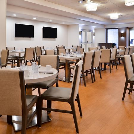Holiday Inn Hotel & Suites Rochester - Marketplace By Ihg Экстерьер фото