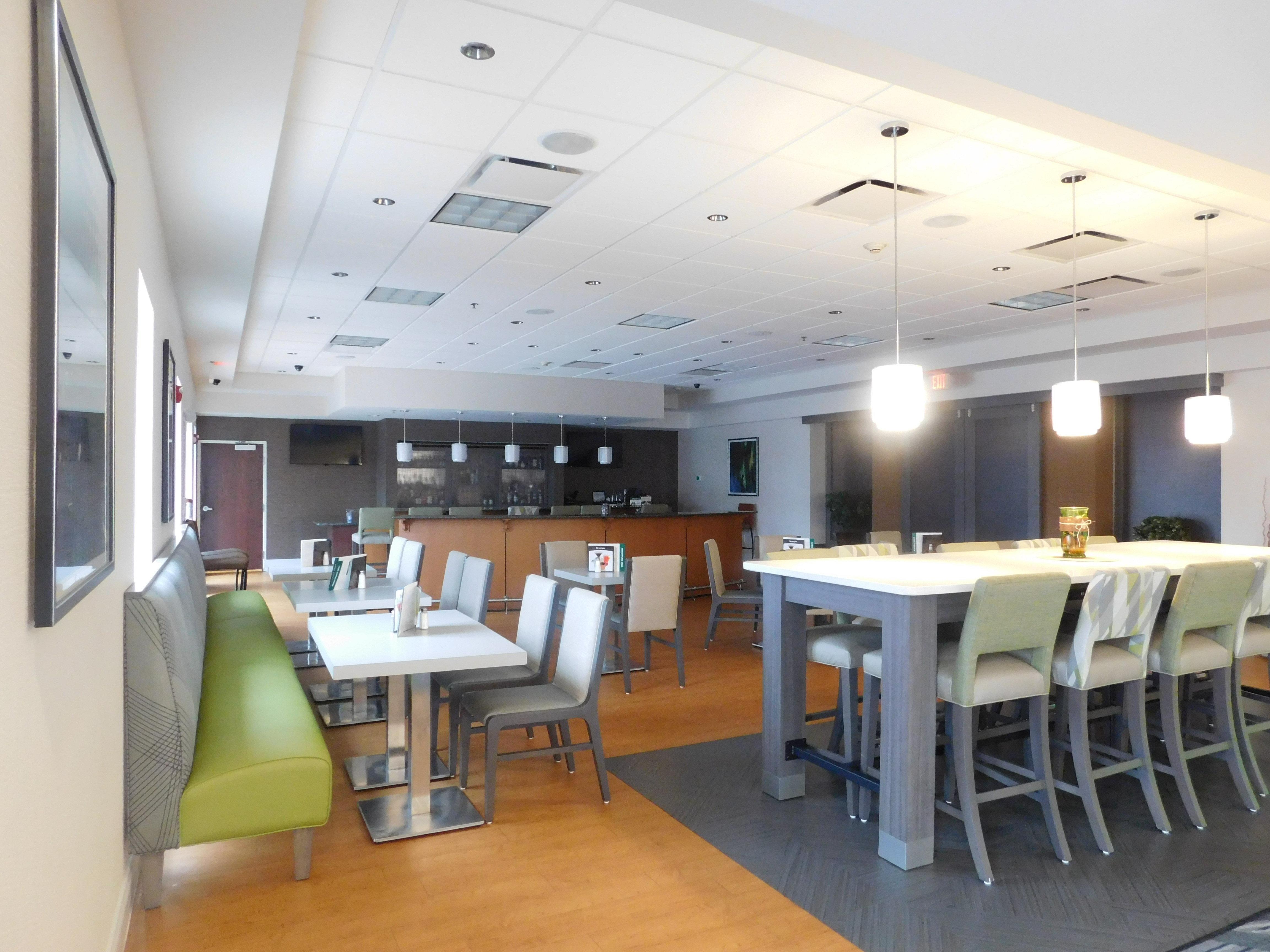 Holiday Inn Hotel & Suites Rochester - Marketplace By Ihg Экстерьер фото