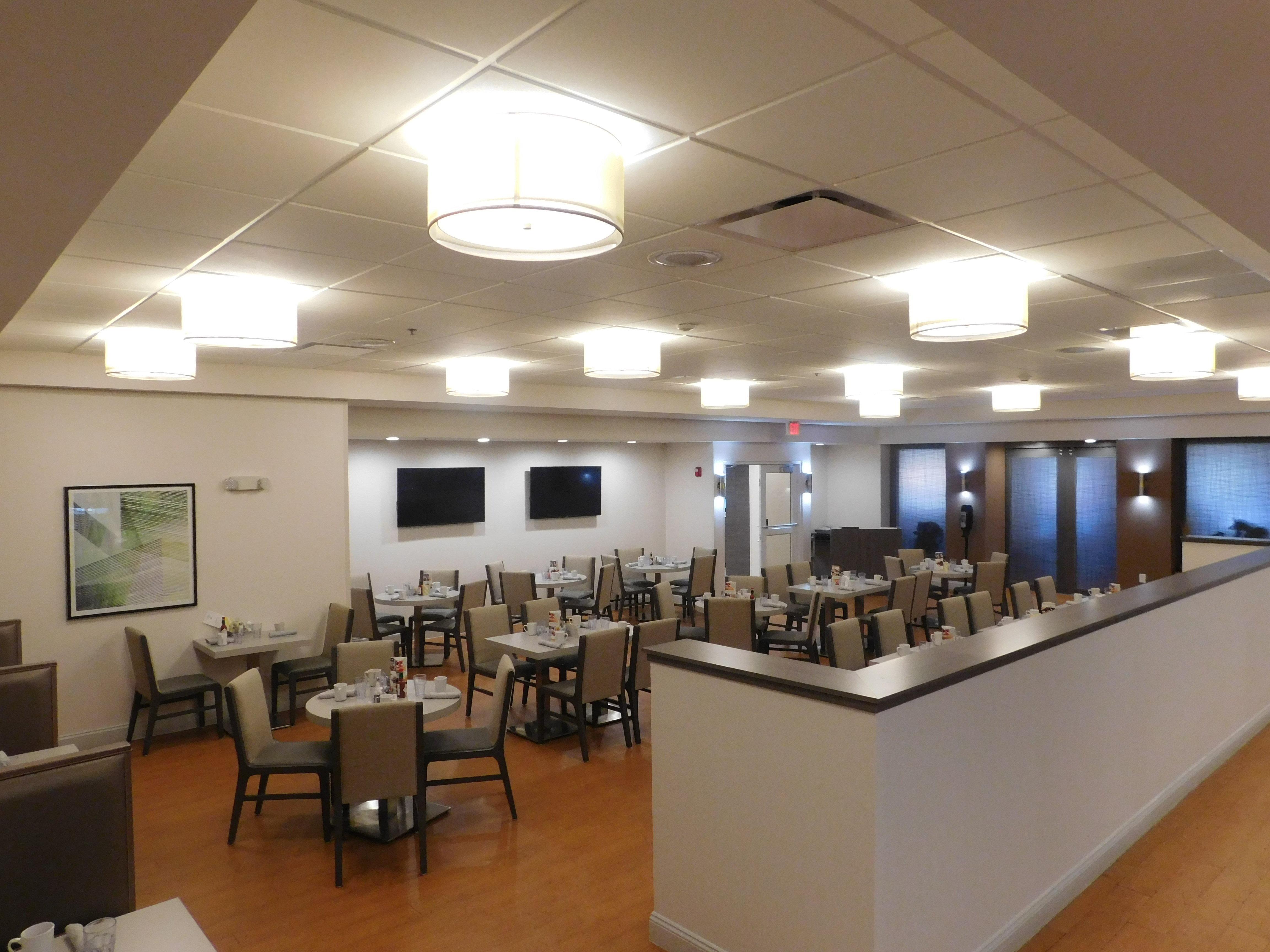 Holiday Inn Hotel & Suites Rochester - Marketplace By Ihg Экстерьер фото