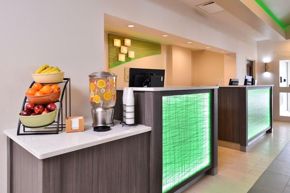 Holiday Inn Hotel & Suites Rochester - Marketplace By Ihg Экстерьер фото